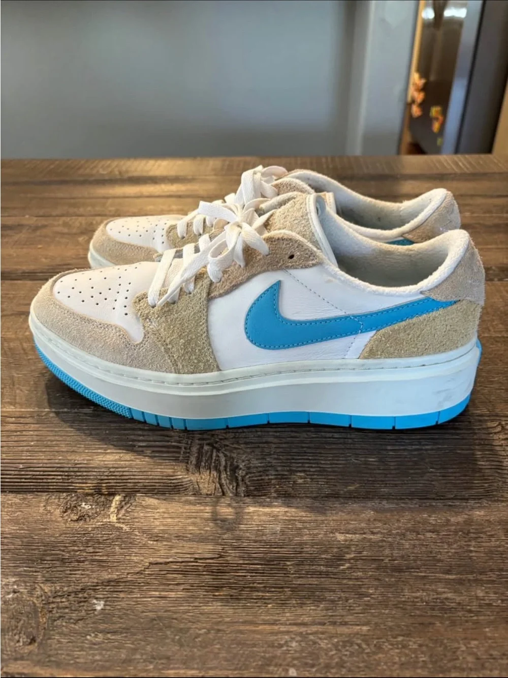 Nike-Jordan Low-Top Sneakers